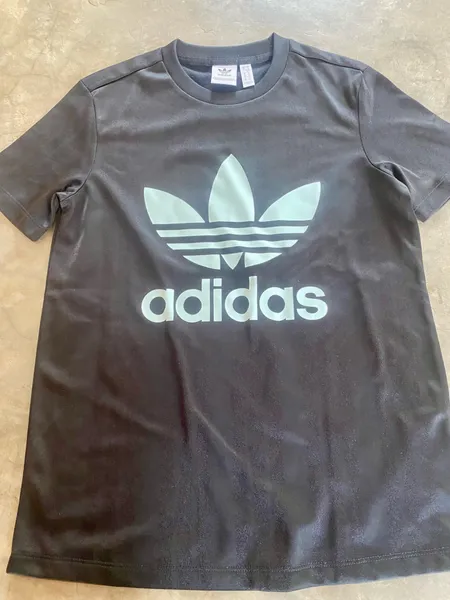 camiseta adidas feminina adidas trifoil