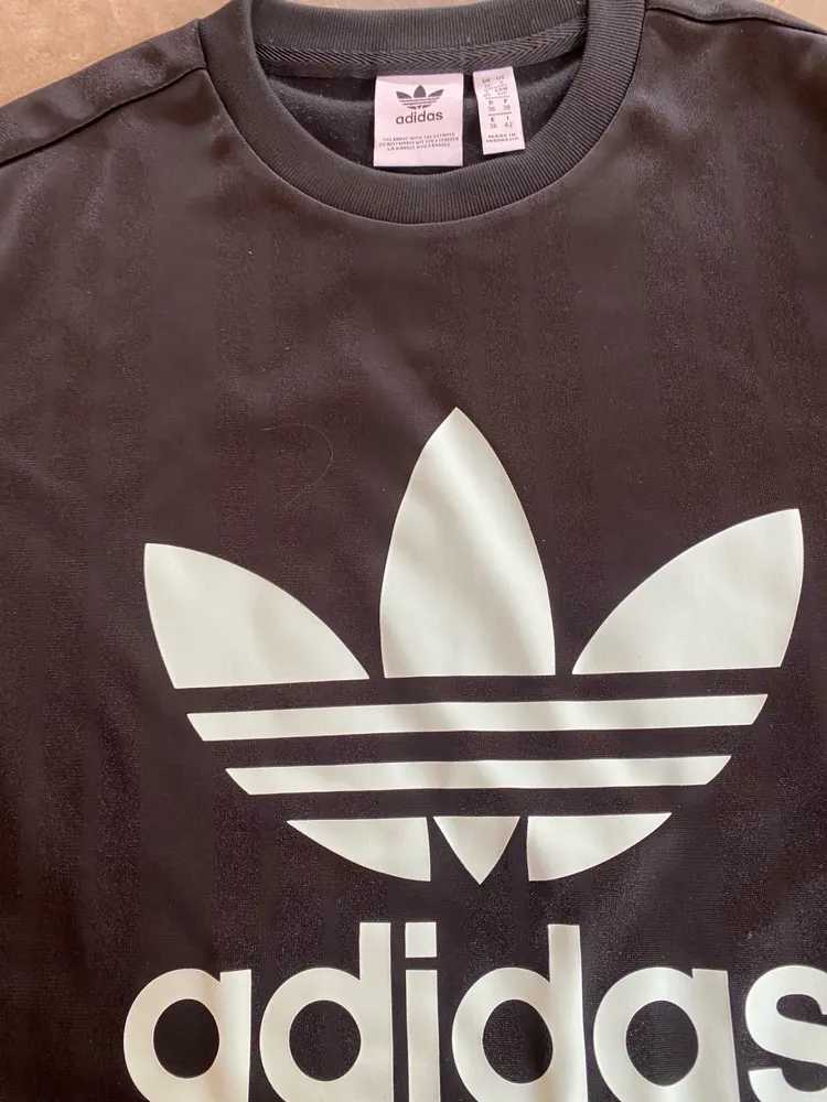 camiseta adidas feminina adidas trifoil