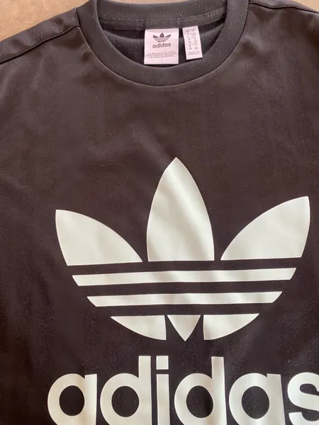 camiseta adidas feminina adidas trifoil
