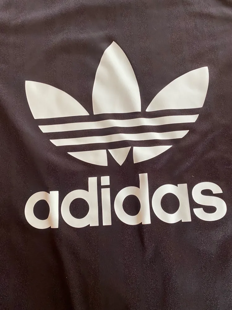 camiseta adidas feminina adidas trifoil