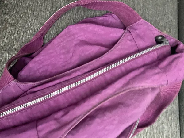 Bolsa ombro KIPLING grande roxa