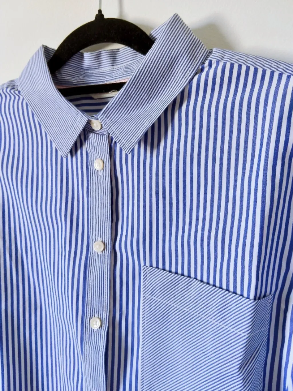 Camisa listrada azul e branco