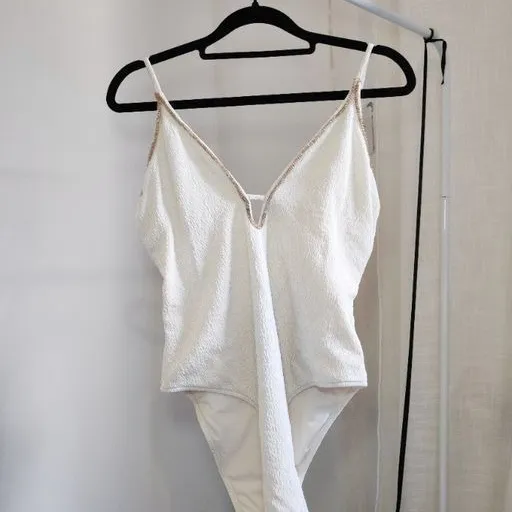 Maiô creme com textura