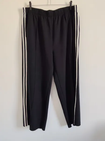 calça preta reta