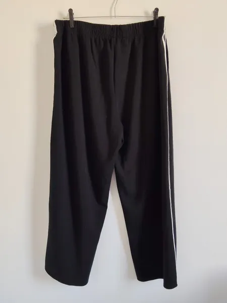 calça preta reta