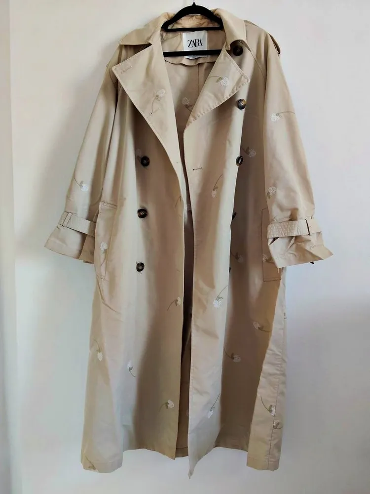 gabardina bordada da zara