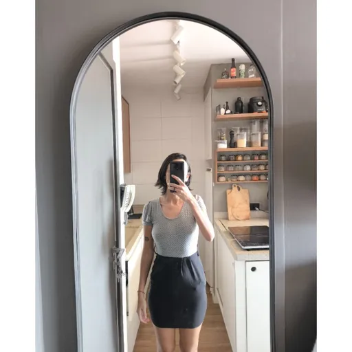 Vestido cinza e preto de poá