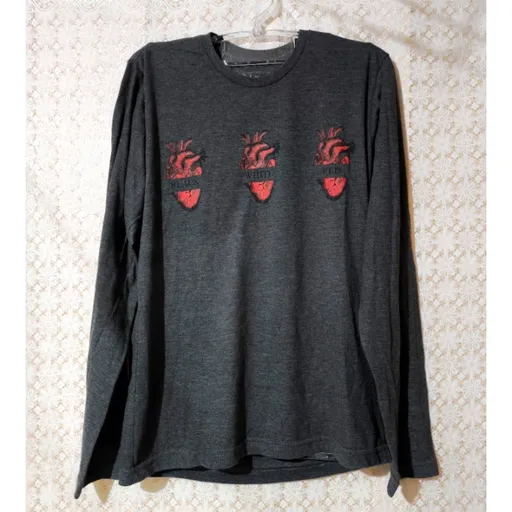 Blusa Grafite Corações Anatômicos Red, Black & Whit