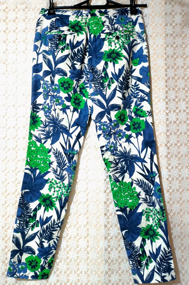 Calça zara floral azul e verde