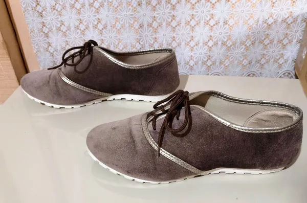Sapato Oxford Azzaluna Veludo Lilás
