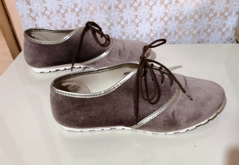 Sapato Oxford Azzaluna Veludo Lilás