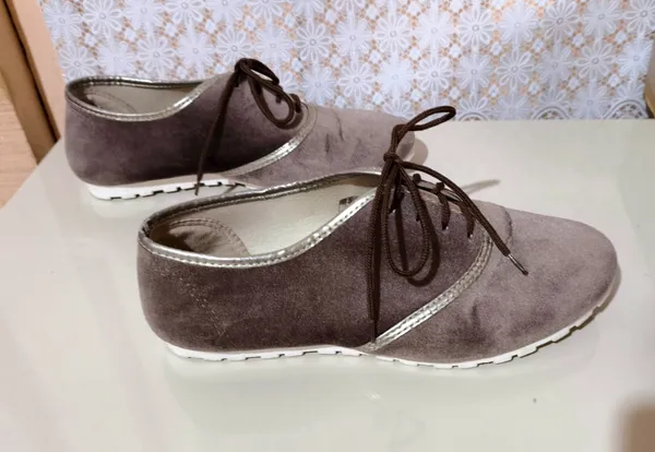 Sapato Oxford Azzaluna Veludo Lilás