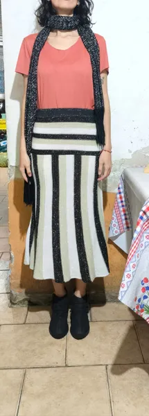 Saia midi p estilo sereia