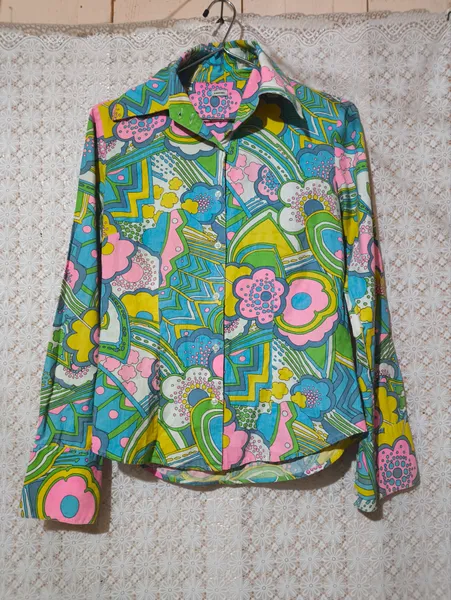 Camisa triton feminina estampada colorida vintage