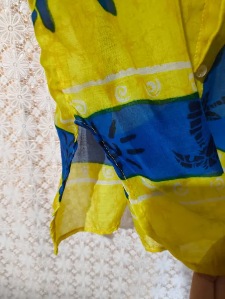 Camisa amarela estampada áfrica