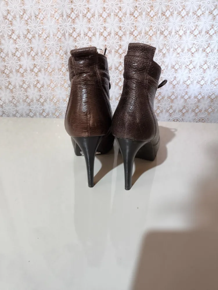Bota ramarim salto alto marrom 36