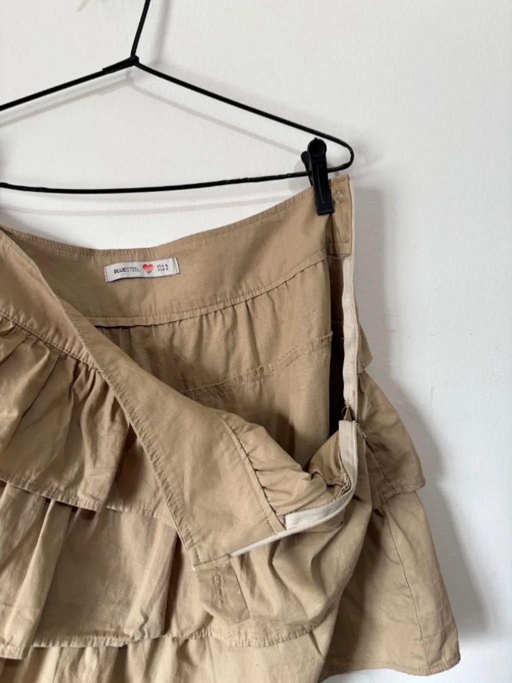 saia de babadinhos marrom, da blue steel