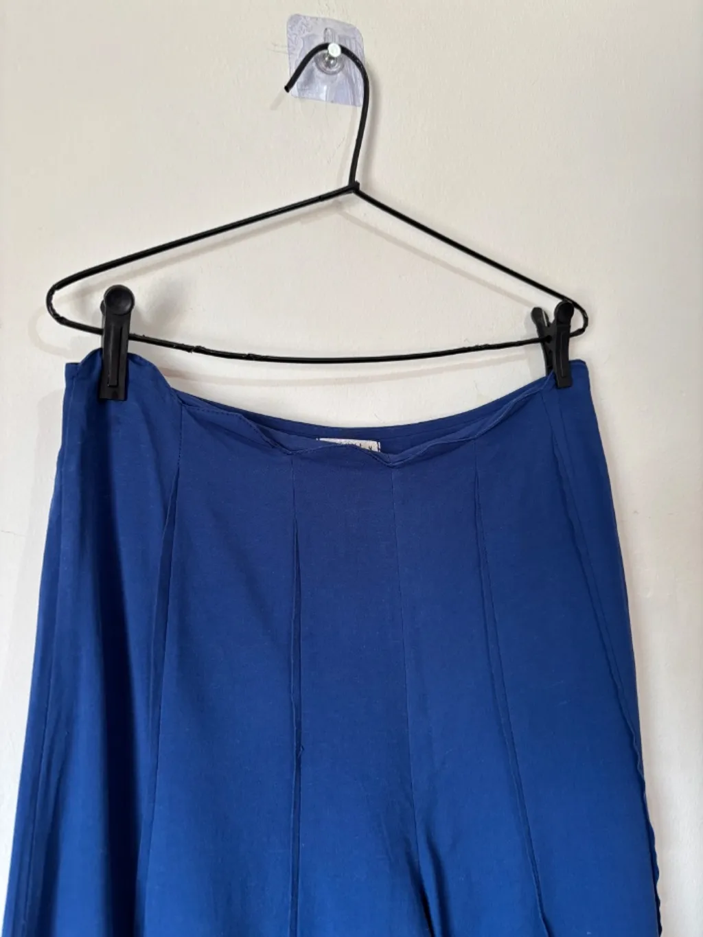 calça pantalona azul, da Laguna