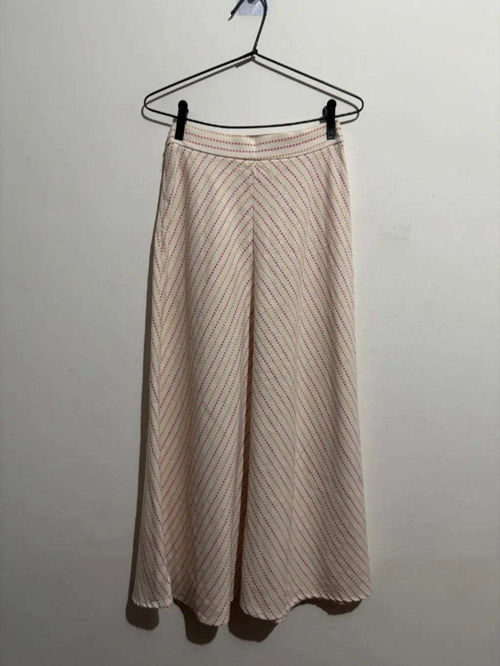 Saia midi, da benesh