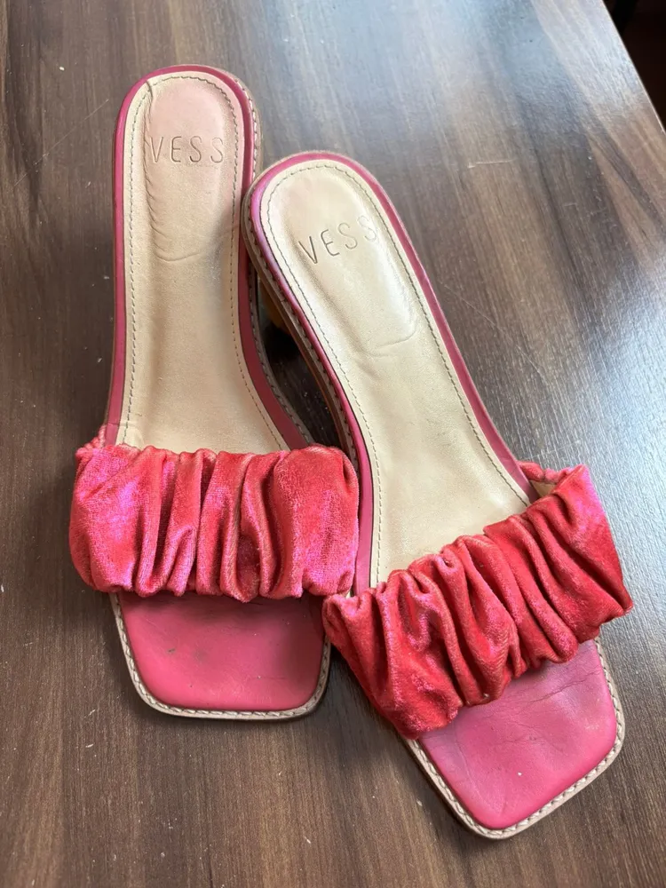 tamanco rosa, da vess