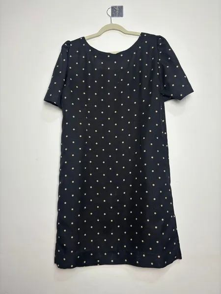 vestido preto de poa