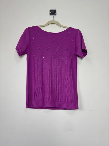 blusa vintage de tricot roxa com aplicação de pérolas