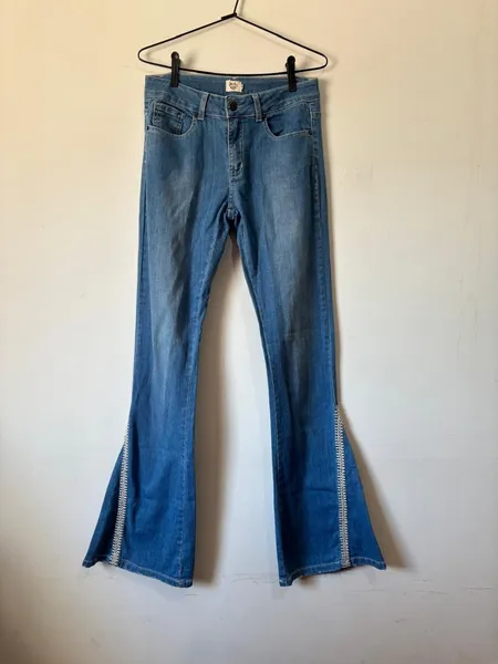 calça jeans flare, da daslu