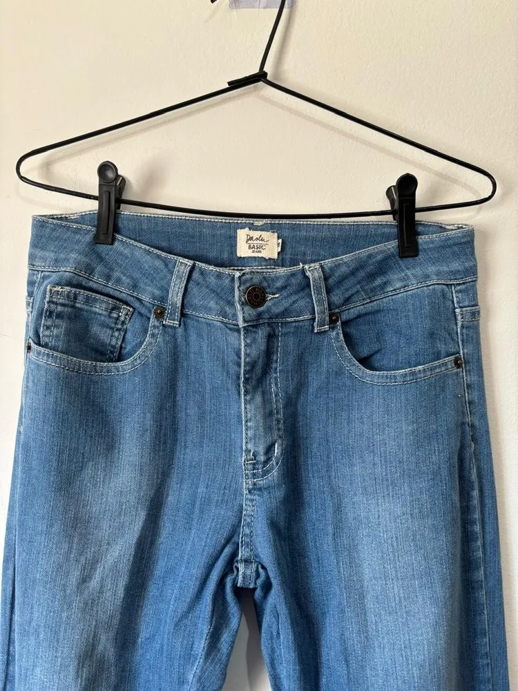 calça jeans flare, da daslu