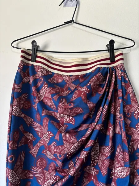 saia envelope curta estampada, da zara