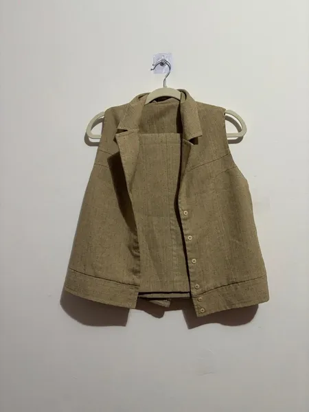 conjunto de alfaiataria bege, da barreds