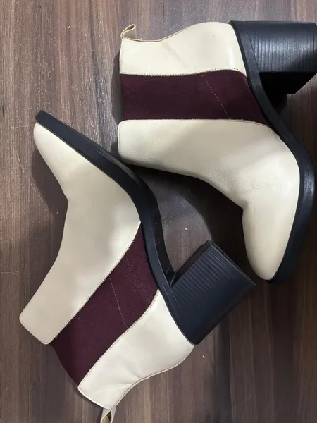 bota bege e vinho, da inbox