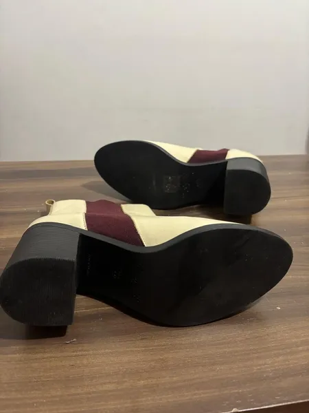 bota bege e vinho, da inbox