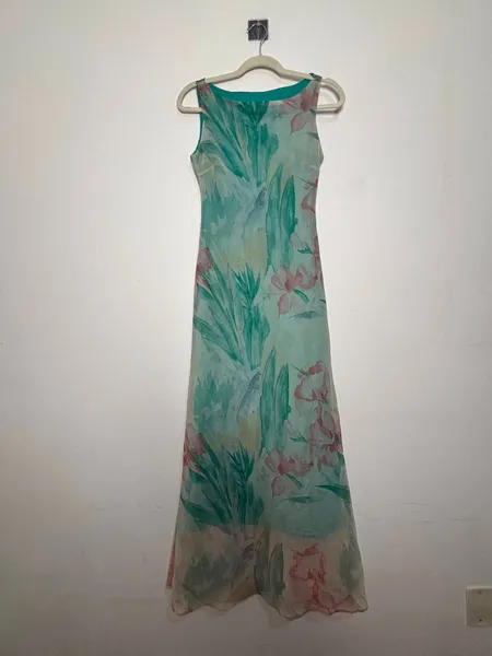 vestido midi estampado floral de tule