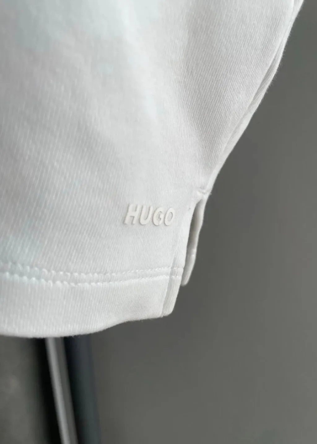 camiseta polo Hugo Bossa branca Tam - G