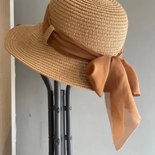 chapeu de palha, praia e piscina novo