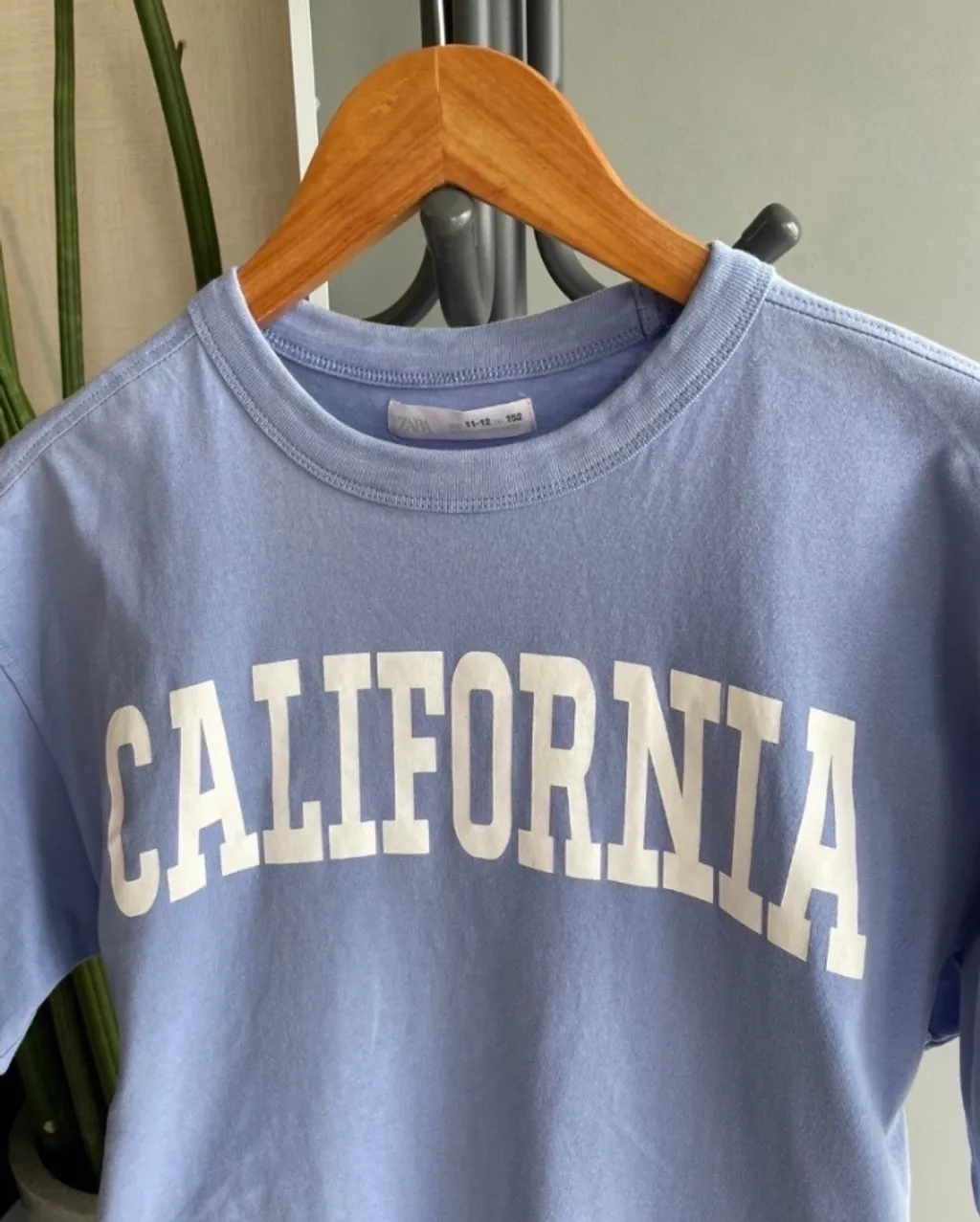 camiseta juvenil Zara