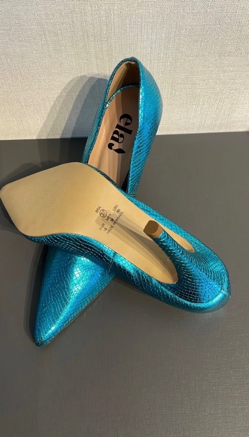 Sapato scarpin azul metalizado - Tam 37
