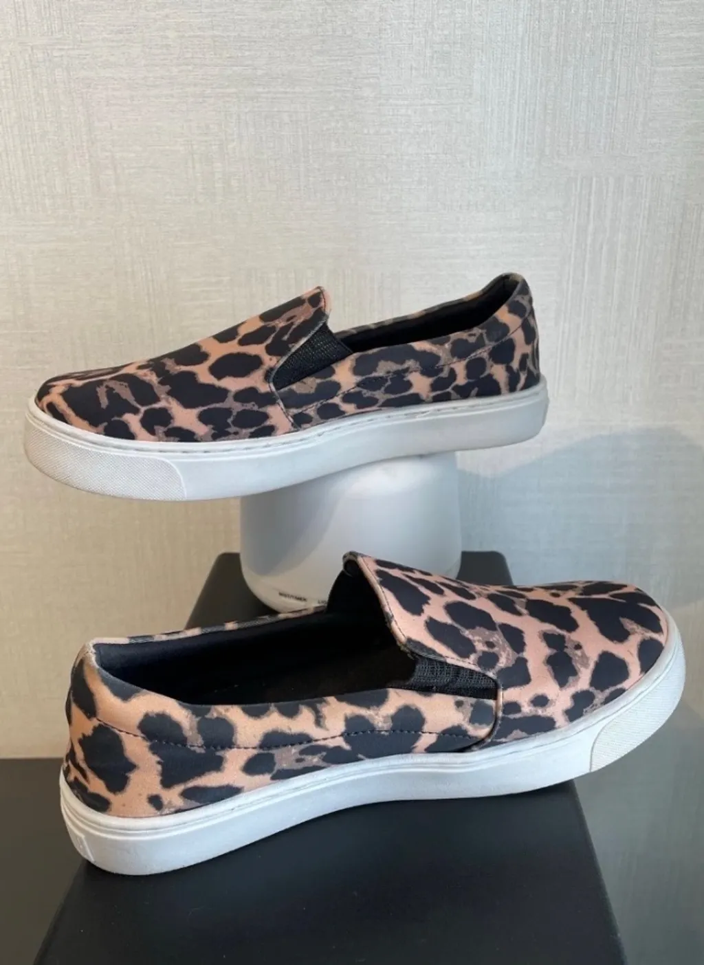 Tenis Santa Lolla, estampa de onça - TAM 37