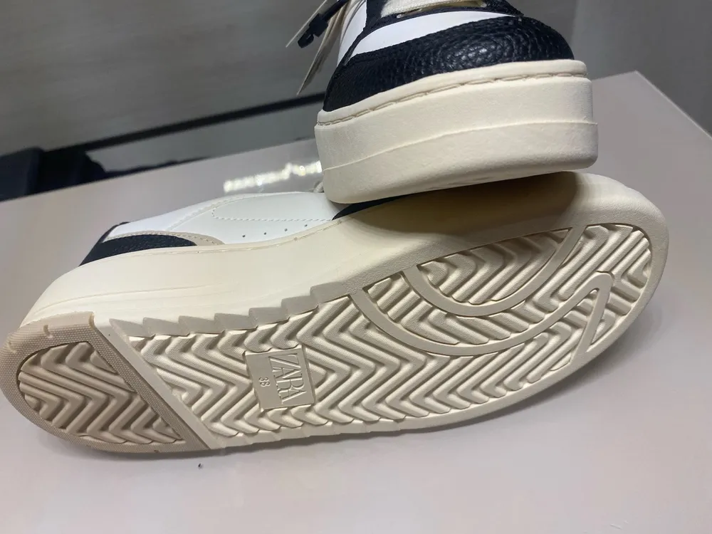 Tênis Zara sneakers em couro, 38. vem que aqui tem coisa boa
