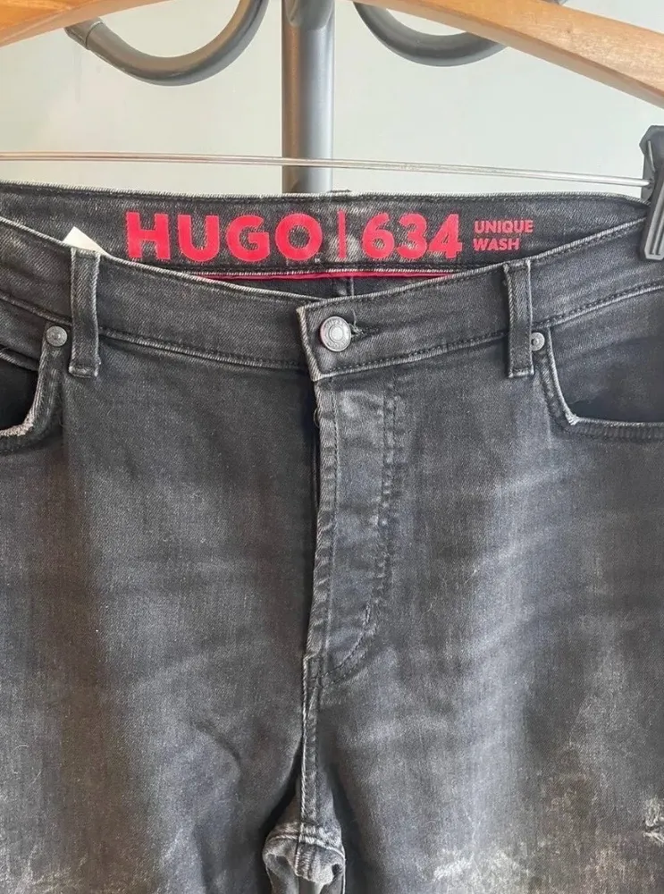 calça jeans Hugo Boss tam 46