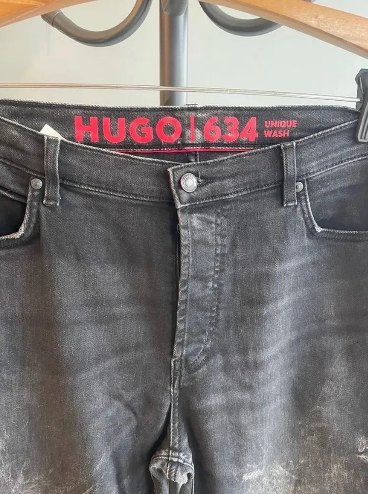 calça jeans Hugo Boss tam 46