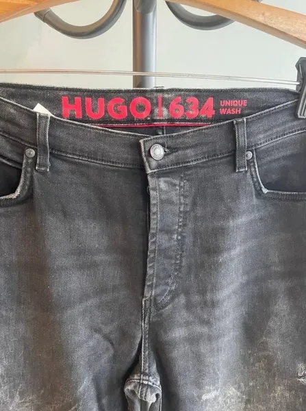 calça jeans Hugo Boss tam 46