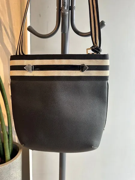 bolsa de couro preta corello