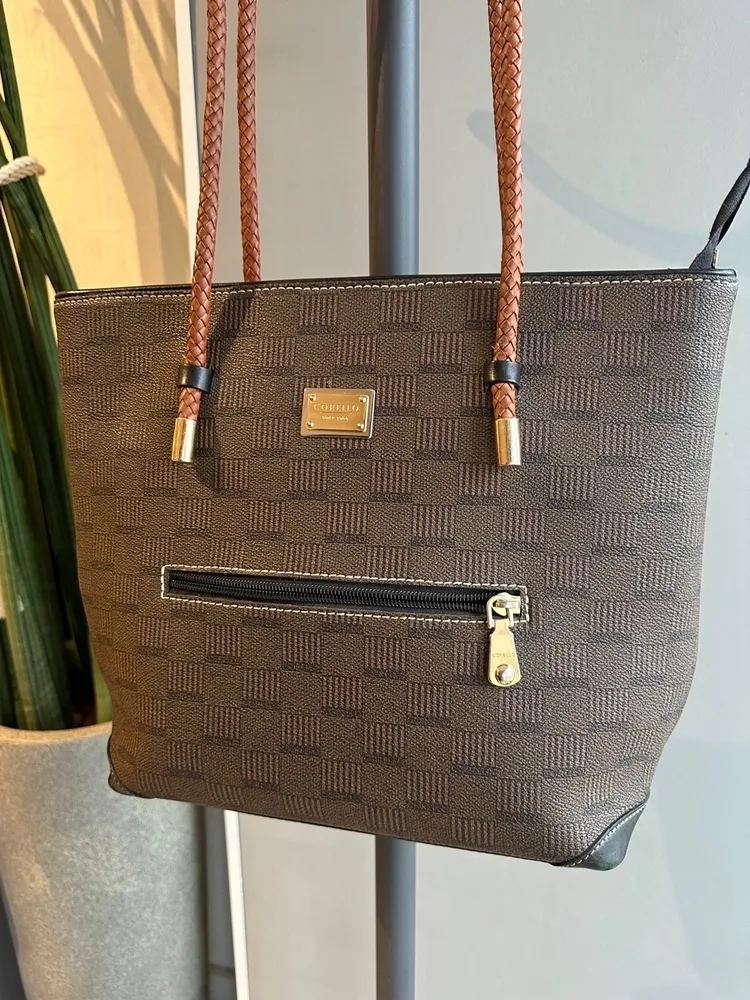 bolsa de couro marrom, corelo
