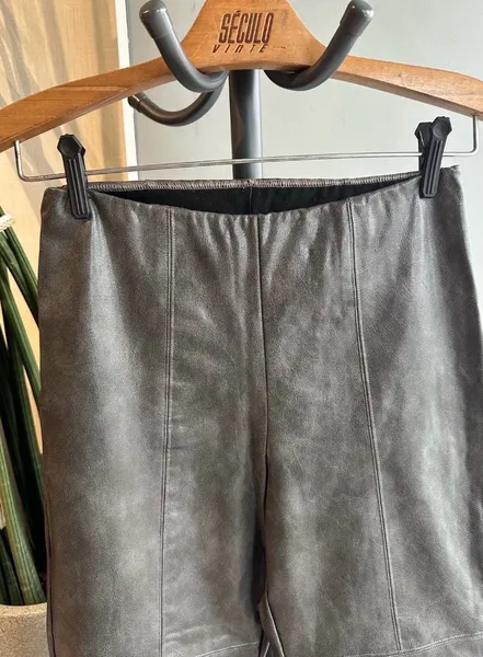 calça calzedonia em couro sintético tam - m