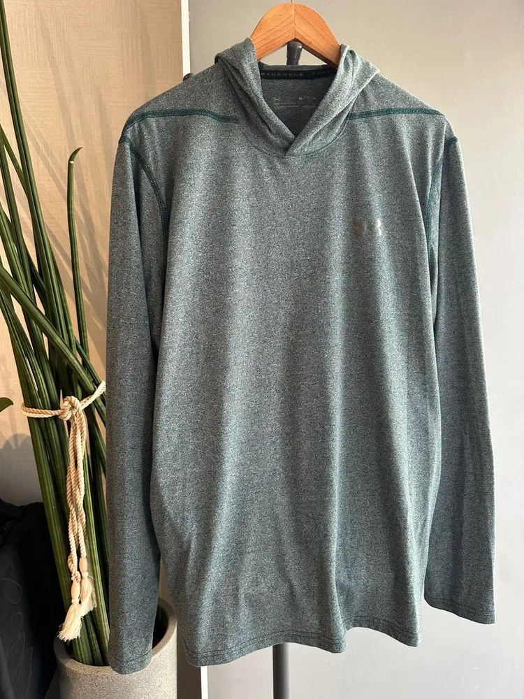 blusa manga longa Under Armour novinha