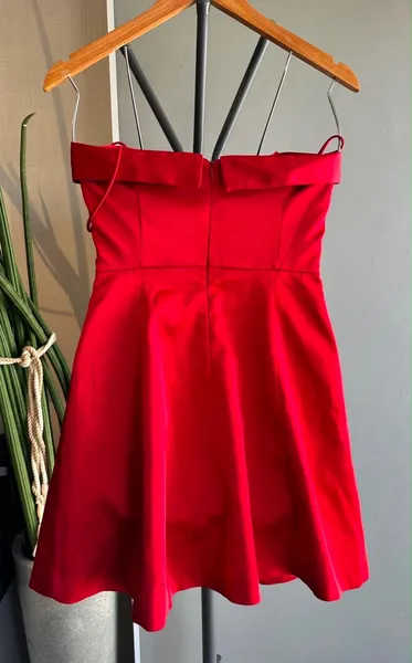 vestido Zara em cetim Tam P