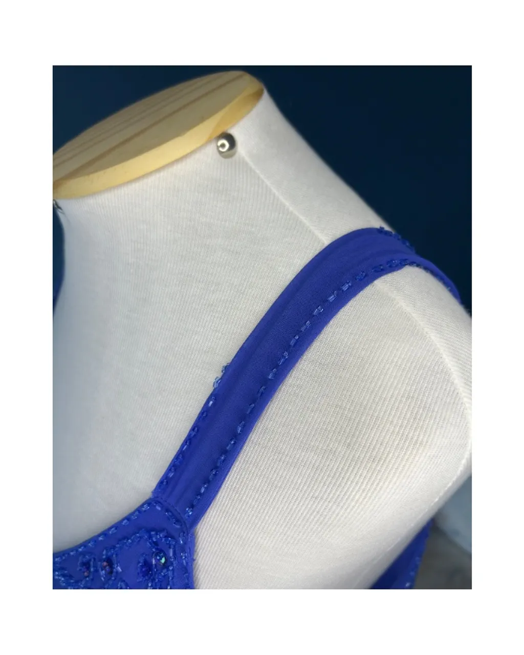 Vestido de Festa Azul Royal Longo com Pedrarias e Miçangas