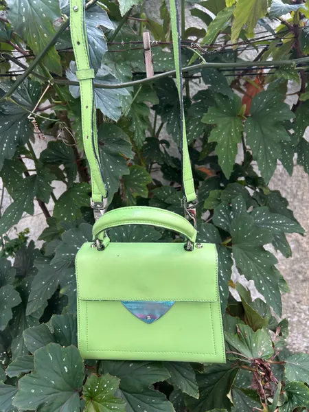 Bolsa Coccinelle de couro legítimo verde