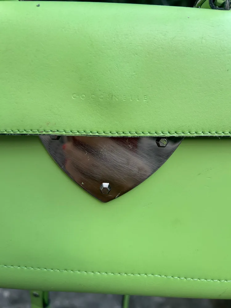Bolsa Coccinelle de couro legítimo verde